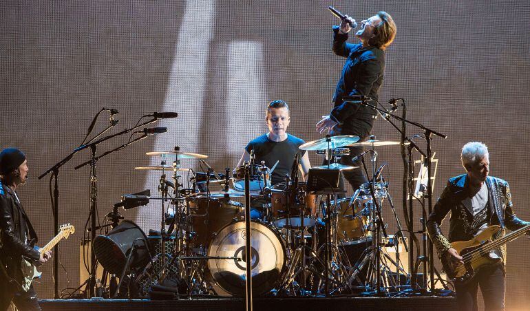 La banda irlandesa U2 en presentación