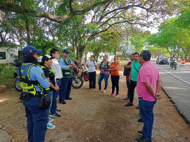 En mencionadas festividades, se dispuso de todo el cuerpo de agentes de tránsito para que no solamente hicieran apoyo con los cierres viales y las afectaciones del recorrido de los desfiles que se generaron en algunos puntos de la ciudad