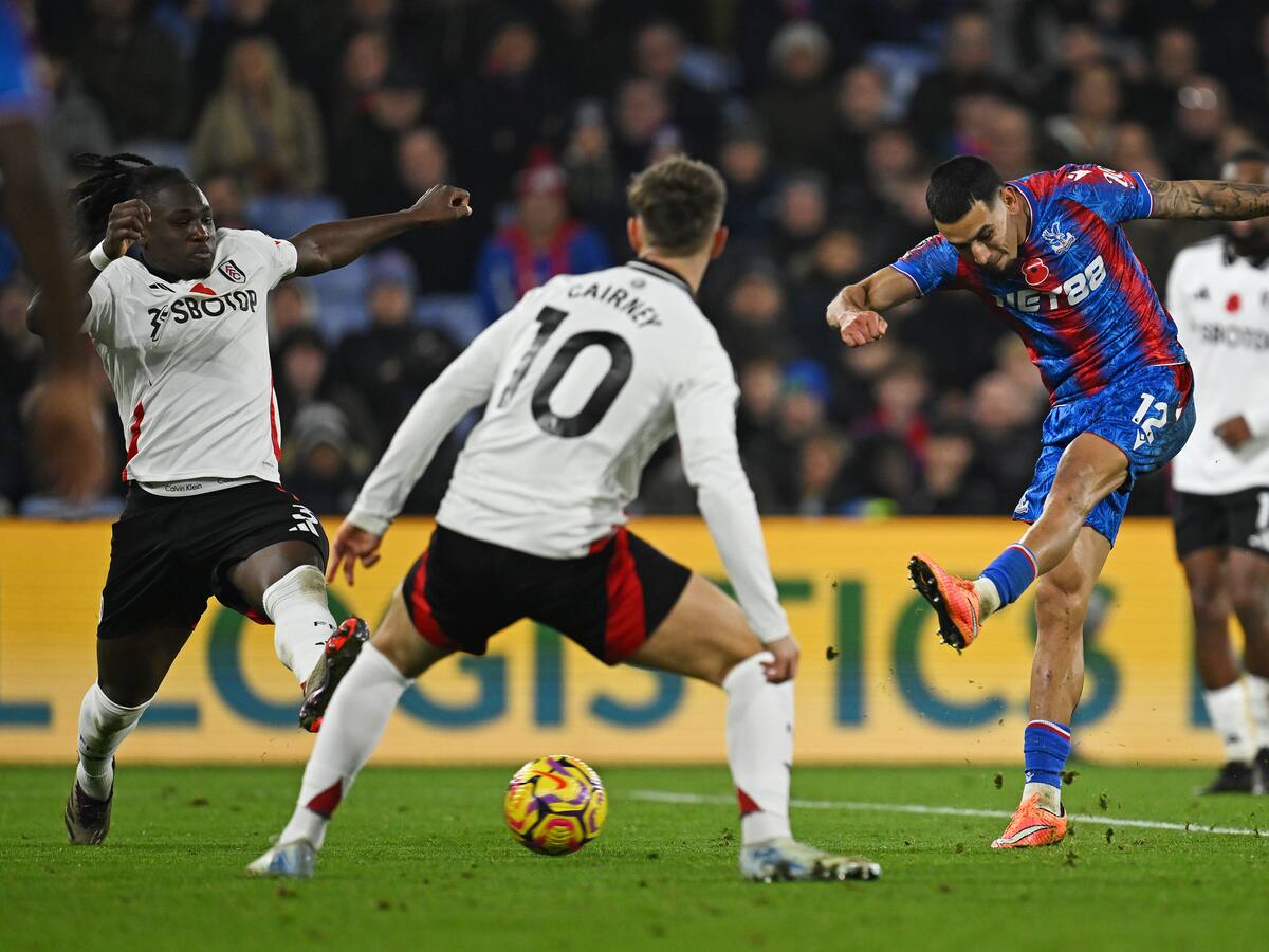 D. Muñoz llega con ritmo a la Selección: titular en la caída de Crystal Palace con Fulham