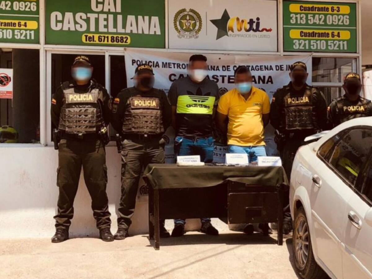 En un carro, Policía halló caleta con cocaína y celulares en Cartagena