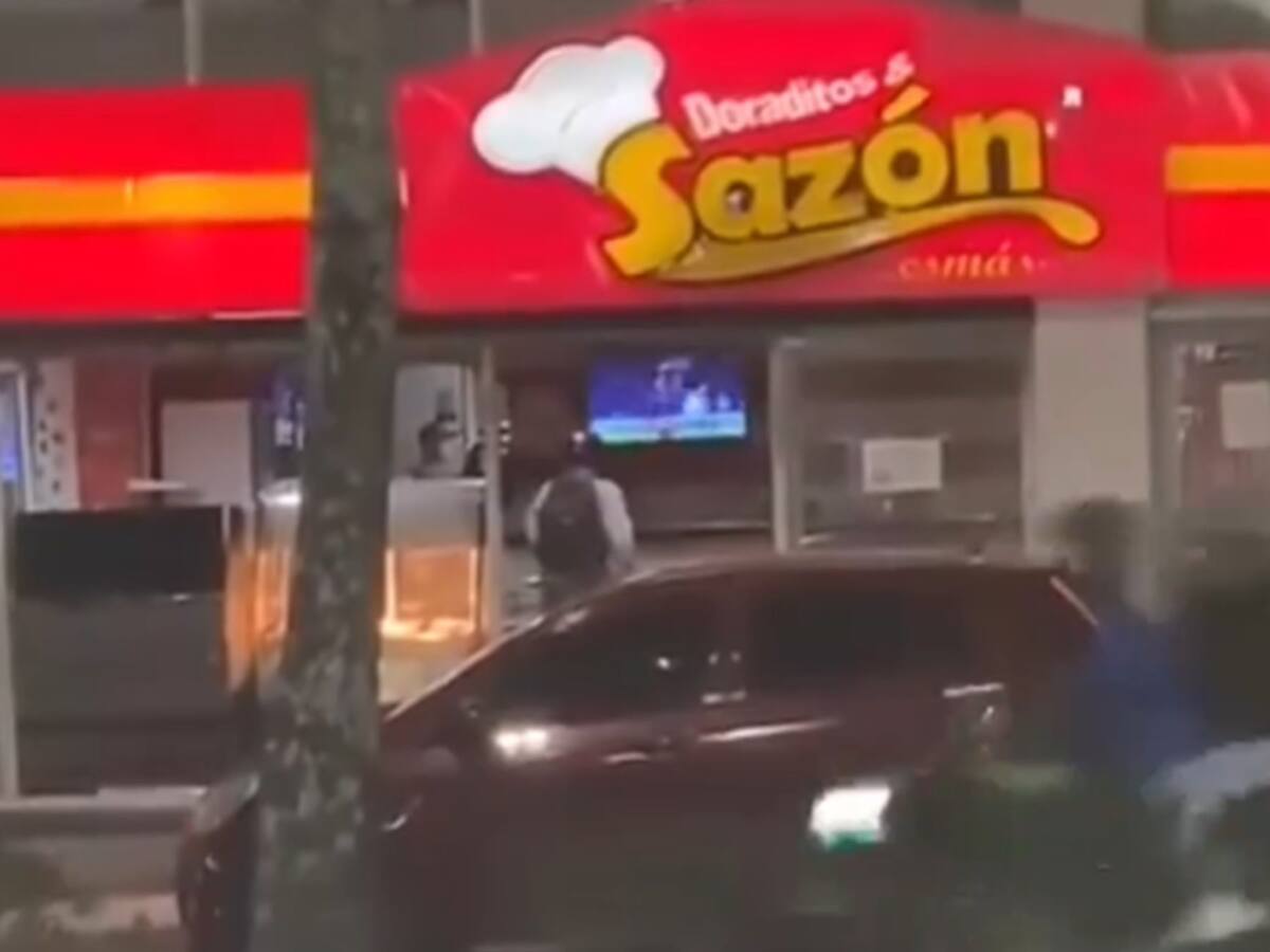 Delincuente fue capturado con una Mini Uzi con la que atracó en un restaurante de Ibagué