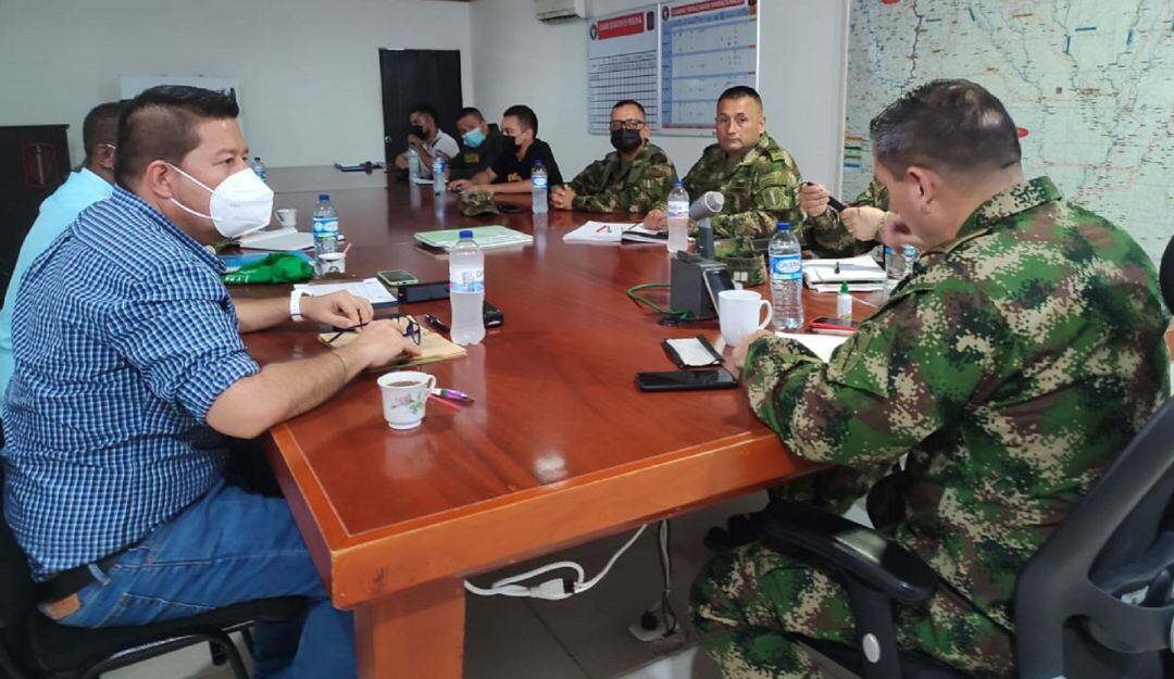 En consejo extraordinario de seguridad que de llevo a cabo en Cartagena del Chaira-Caquetá, se acordó, aumento de pie fuerza y pago de recompensa.