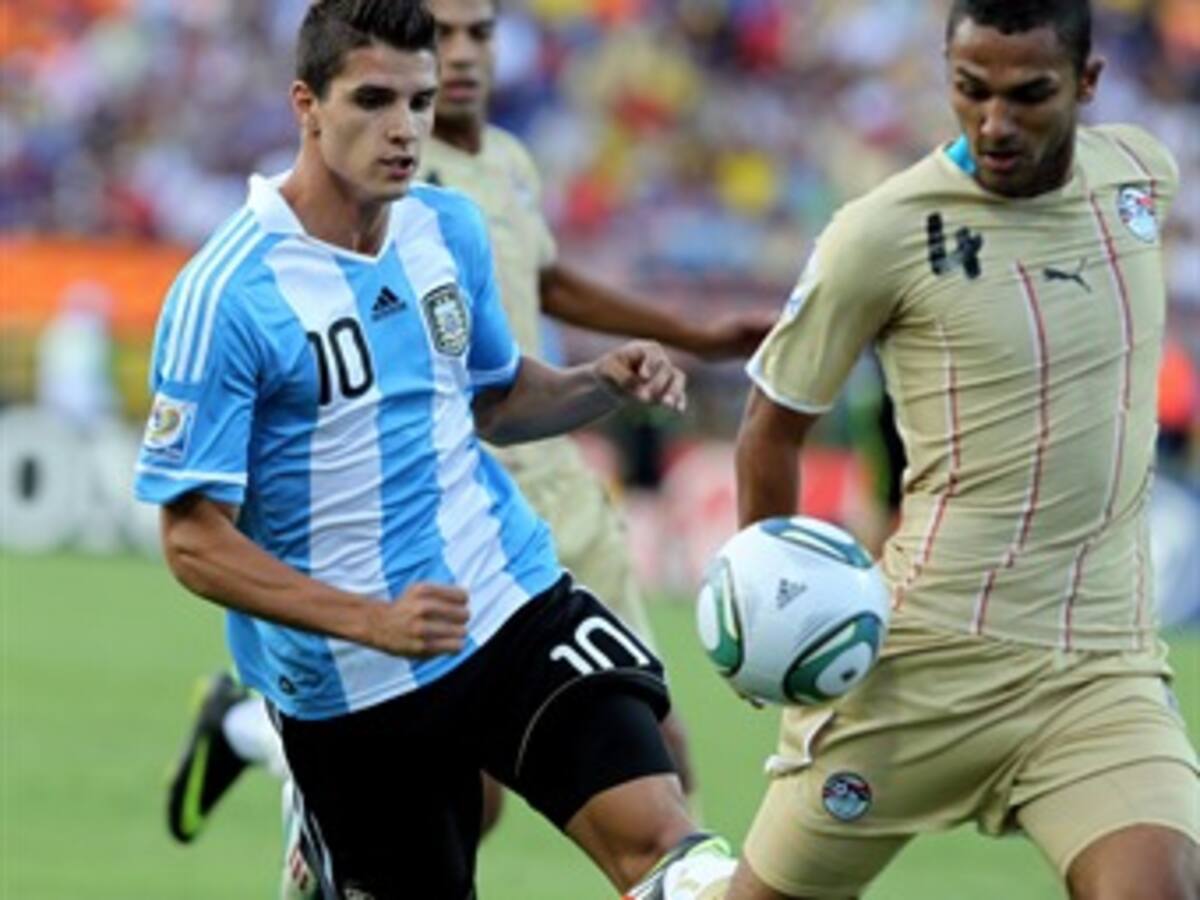 Argentina sufrió pero clasificó a cuartos