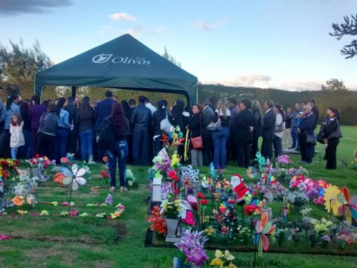 En el cementerio los Olivos fue sepultado Fernando Merchán, vigilante del edificio Equus 66