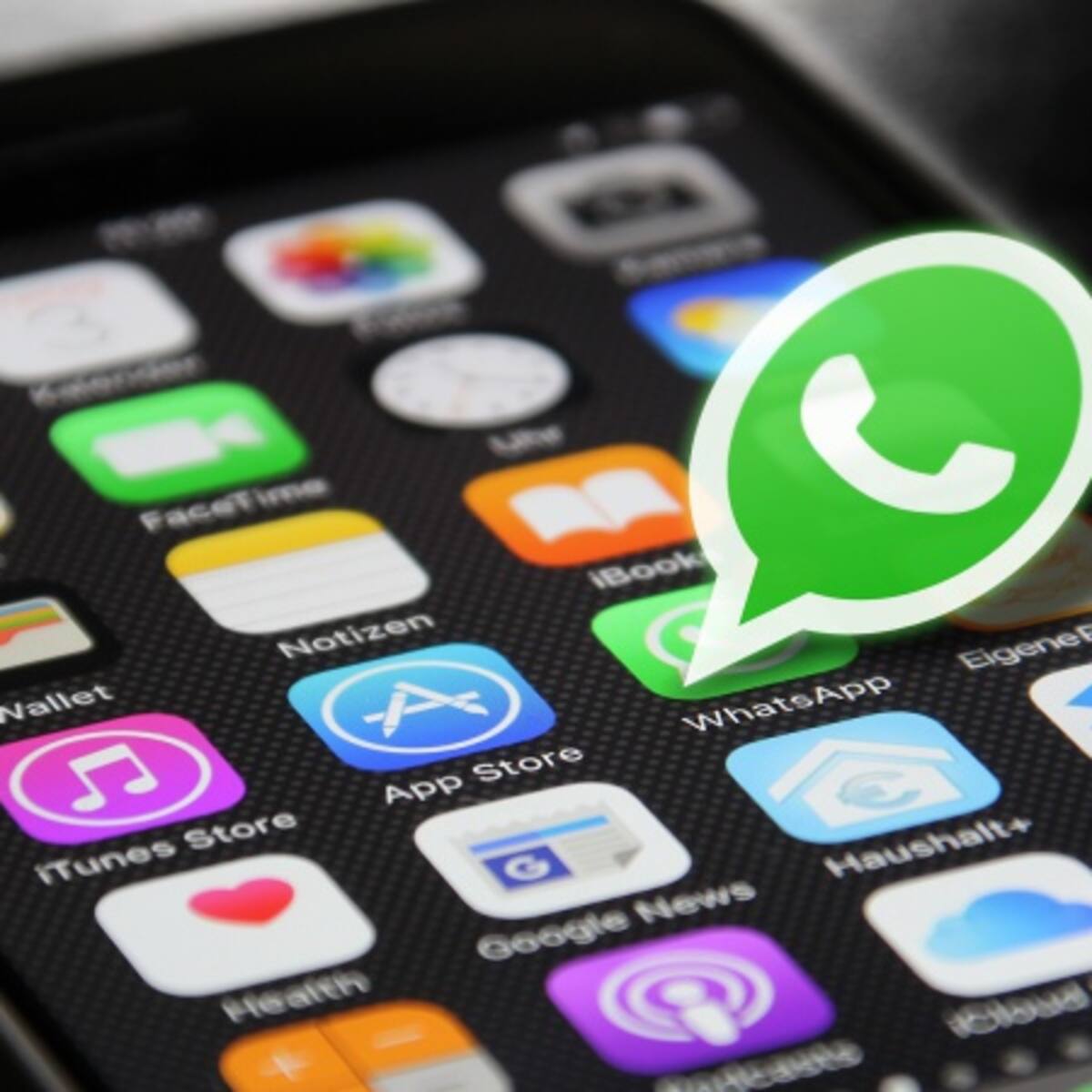 WhatsApp, más oscuro que nunca