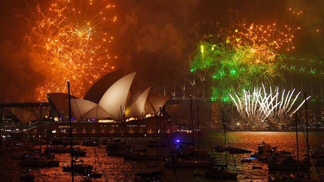 Australia y Nueva Zelanda saludaron el 2018 con espectáculo de fuegos artificiales. Foto: Agencia EFE