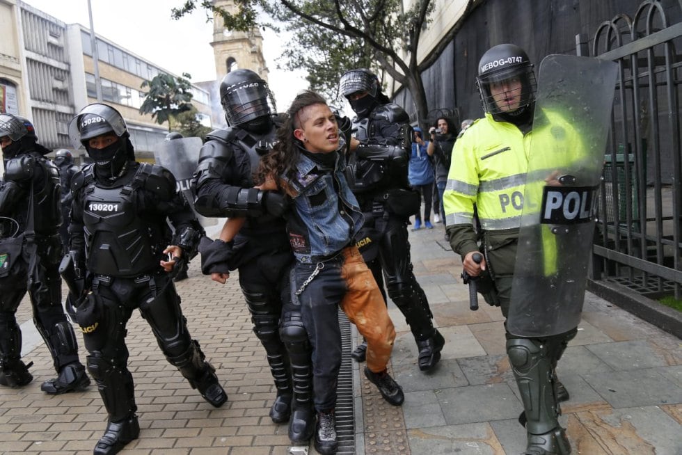 Disturbios en la Universidad Nacional y Plaza de Bolivar durante Paro Nacional.