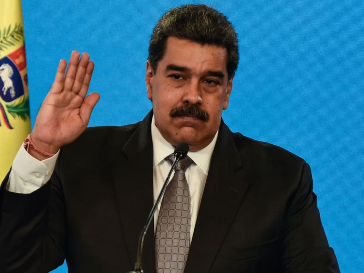 Facebook bloquea página de Maduro por información falsa sobre COVID-19
