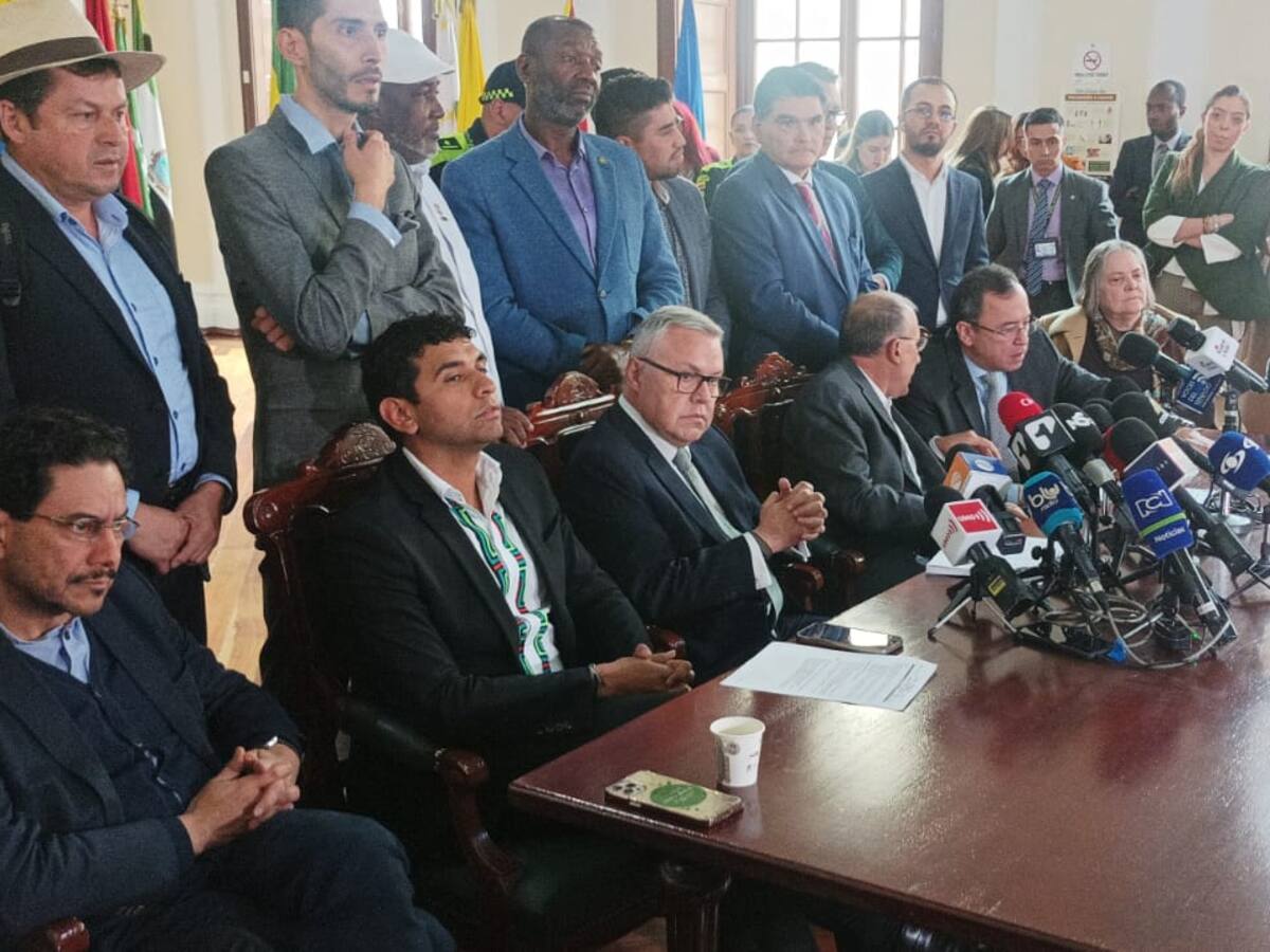 Gobierno radicó en el Senado proyecto de sometimiento de bandas criminales