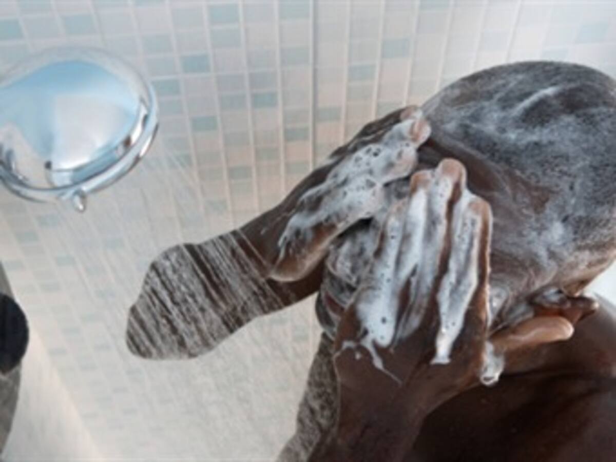 Demorar menos en la ducha, recomienda Minambiente a los colombianos