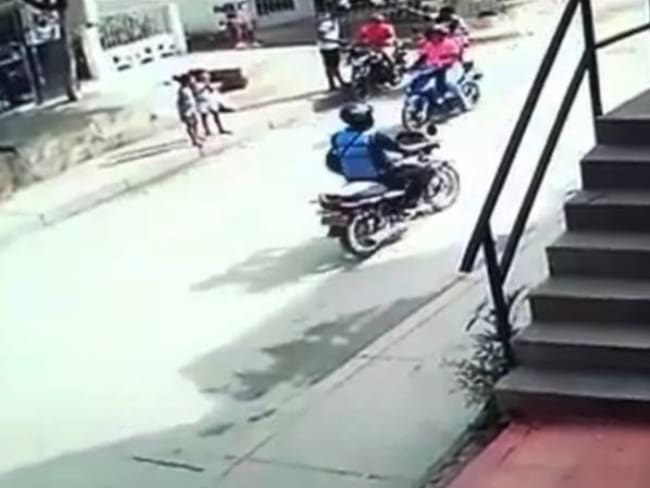 Aparatoso accidente con dos niñas reaviva polémica sobre motos en Cartagena