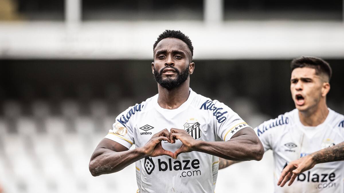 Stiven Mendoza, gran figura en triunfo agónico del Santos