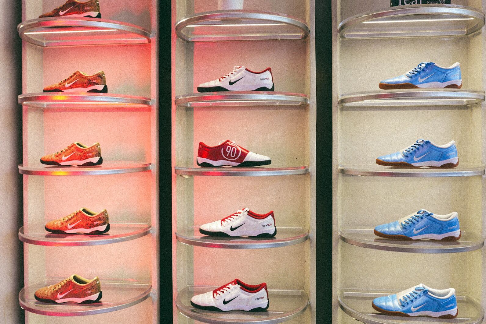 NIKE y Broken Chains traen de vuelta la leyenda del Total 90 a Colombia