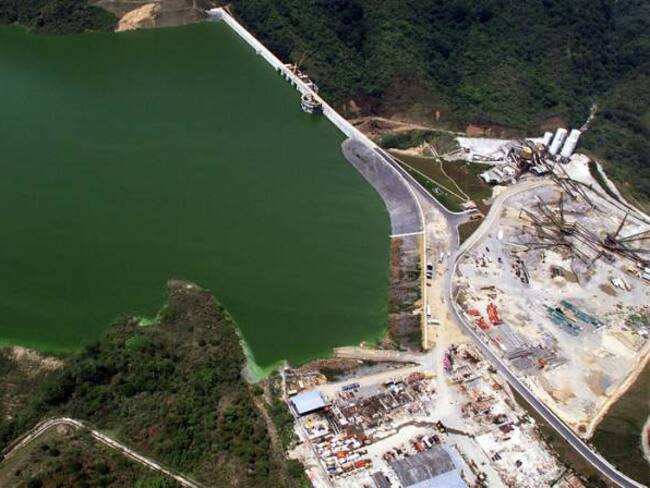 Defensoría advierte preocupante impacto ambiental de las hidroeléctricas en Colombia