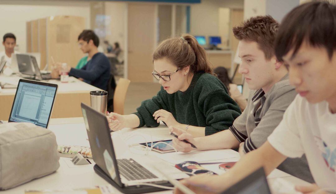 Becas internacionales sin certificado de inglés.