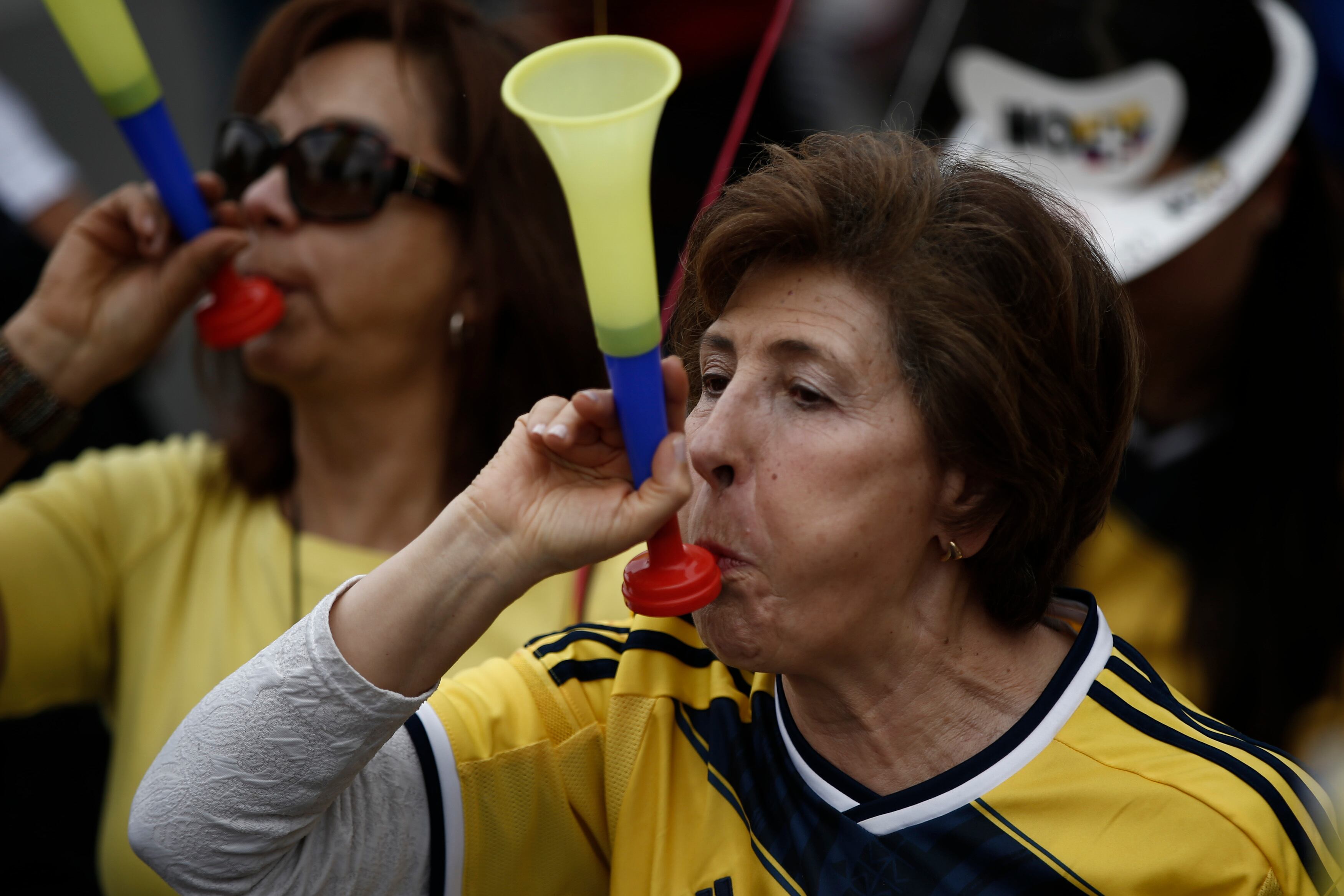 Bogotá. 2 Abril 2016. Una gran movilización de simpatizantes del Centro Democrático muestran su oposición al gobierno actual. (Colprensa - Juan Páez).
