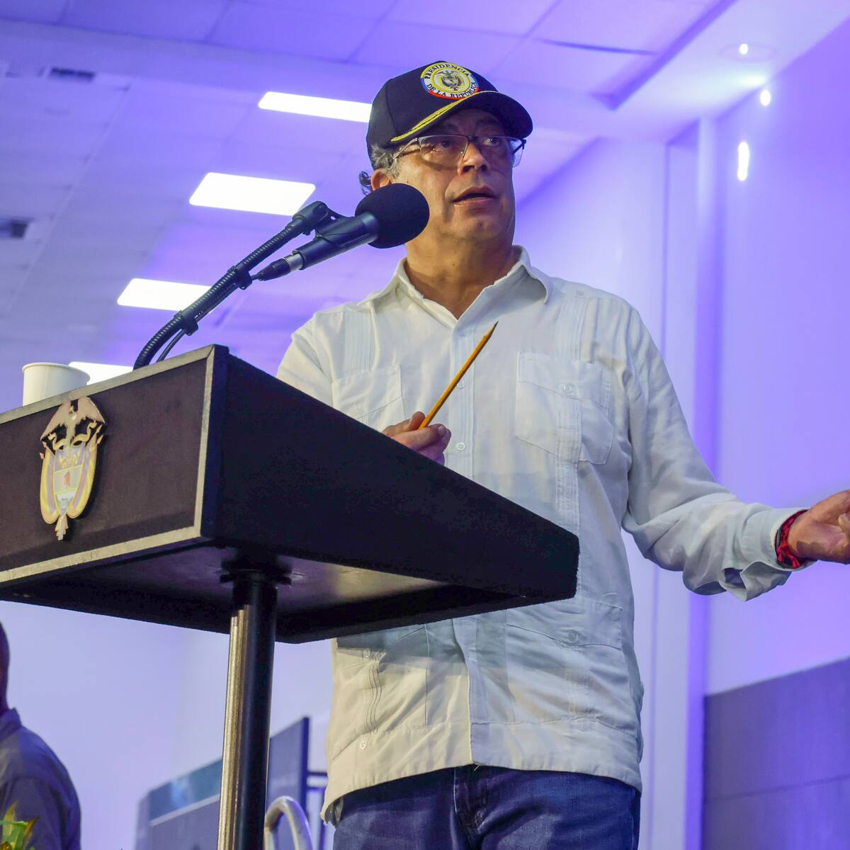 Petro anuncia cambios tributarios tras hundimiento de ley de financiamiento