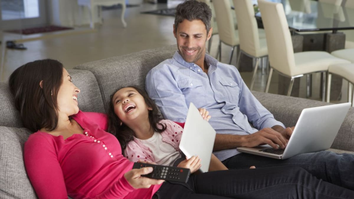 SANAMENTE EL FORTALECIMIENTO EMOCIONAL ENTRE PADRES E HIJAS ADOLECENTES 28 DE SEPTIEMBRE