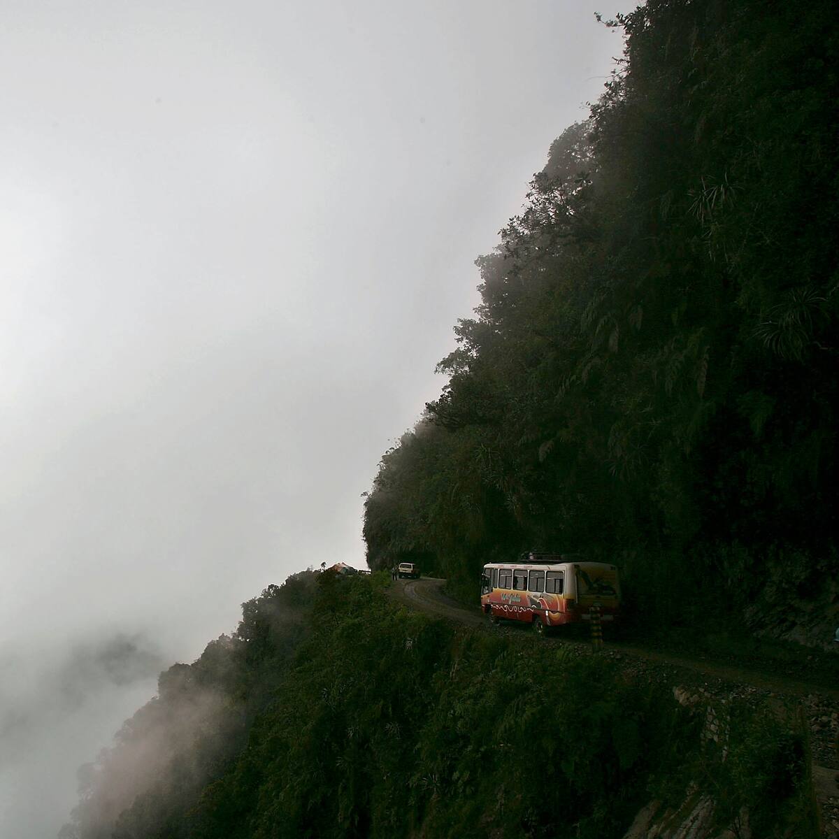 Fuerte accidente de bus en Bolivia, deja al menos 21 personas fallecidas: esto se sabe