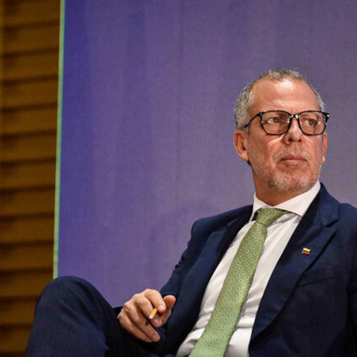 Alfredo Saade reconoce que chef que chocó carro de la embajada en Brasil viajó con él