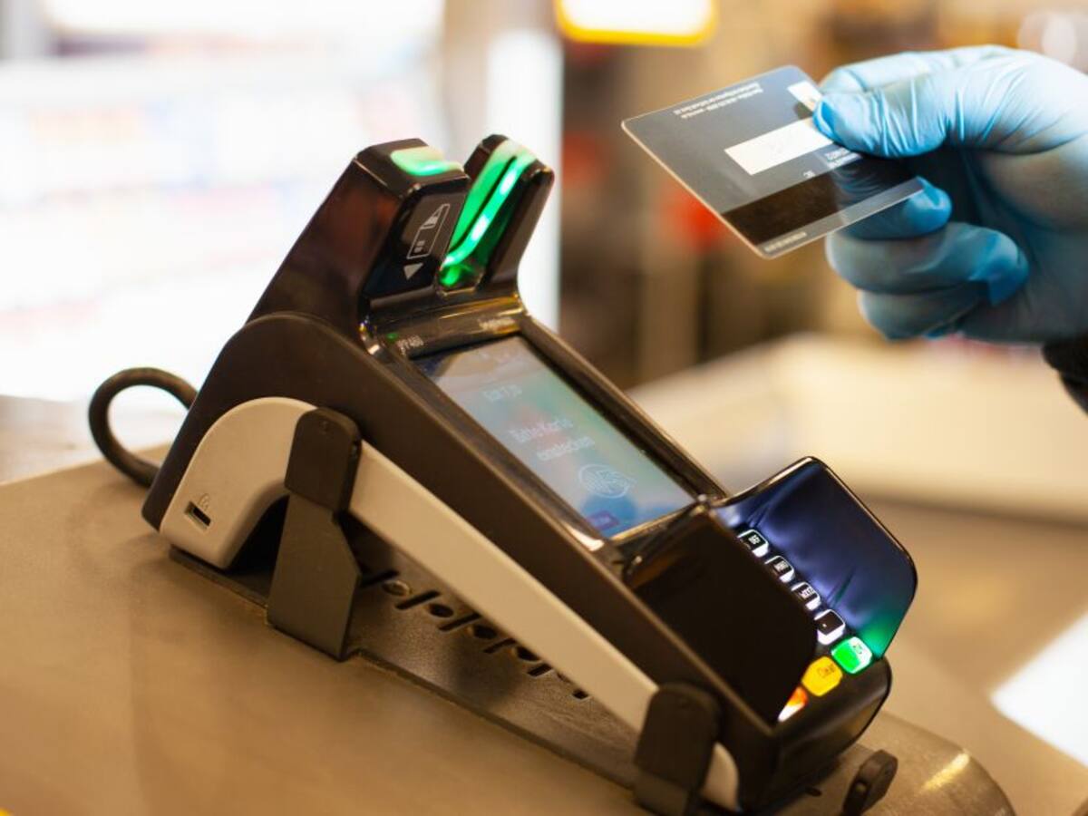 Confianza del consumidor mejoró en septiembre pero se mantiene en negativo