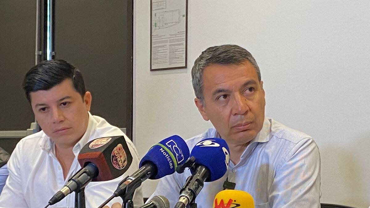 Buscan soluciones para habilitar paso en la vía Bucaramanga - Barrancabermeja