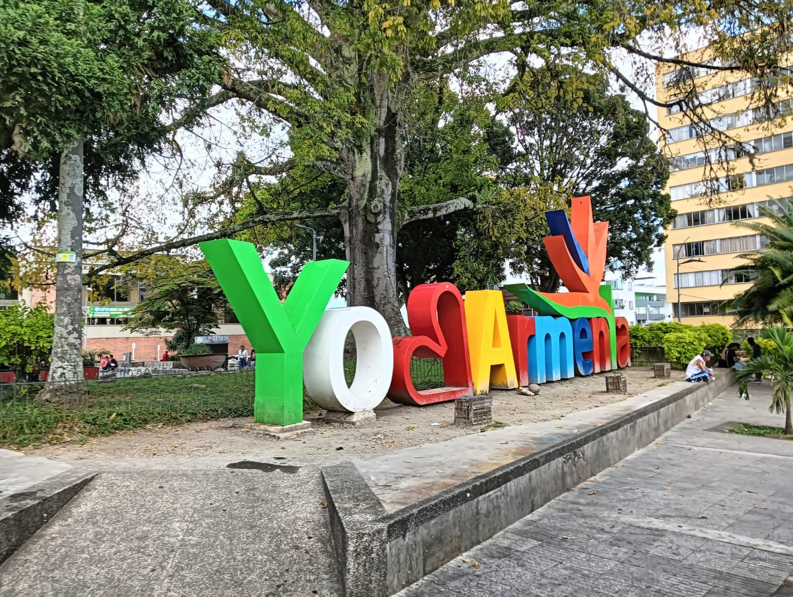Letrero de Yo Amo a Armenia en el parque de Los Fundadores. Foto: Adrián Trejos