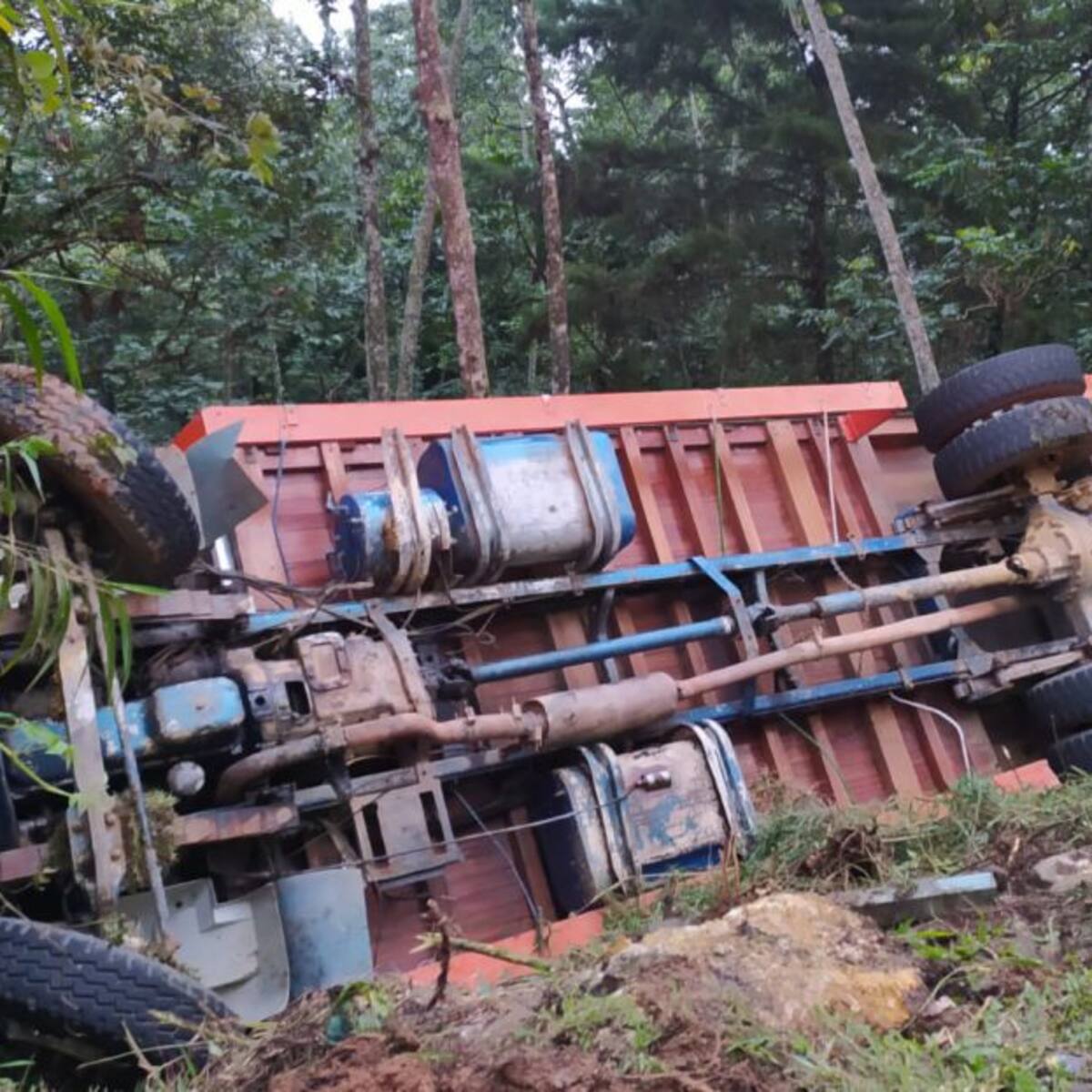Aparatoso accidente de tránsito en Medellín dejó 29 heridos