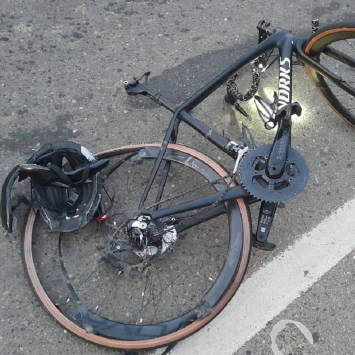 Dos ciclistas fueron arrollados por un carro en la Vía al Mar