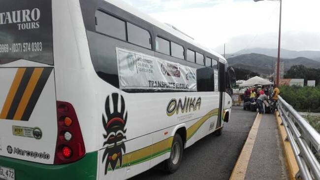 Transporte escolar en la frontera