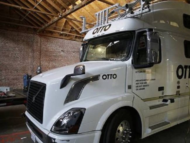 Foto del 12 de mayo del 2016 de un camión autónomo experimental de la empresa Otto tomada en San Francisco.