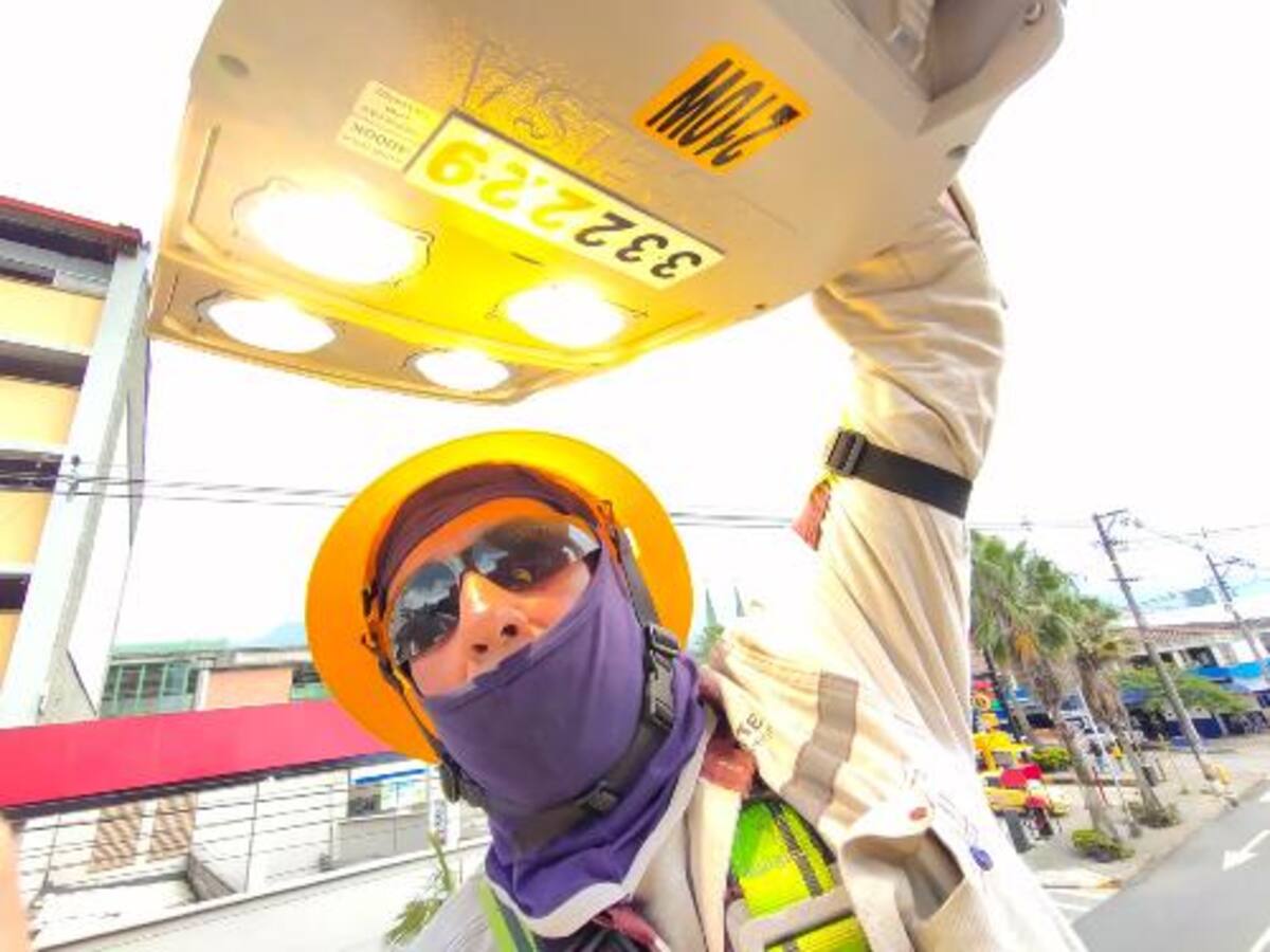 Caracol Investiga: EPM reconoce que más de 18 mil luces LED han fallado en Medellín