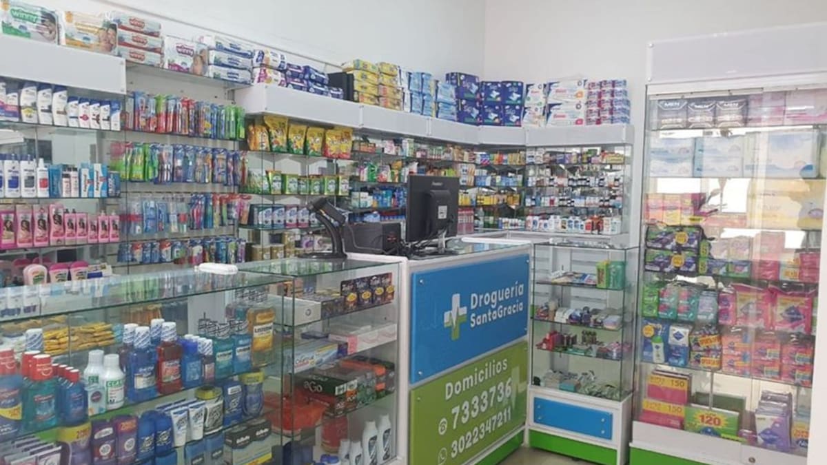 ASOCOLDRO respalda la regla de los 75 metros entre droguerías: así impactaría la oferta farmacéutica