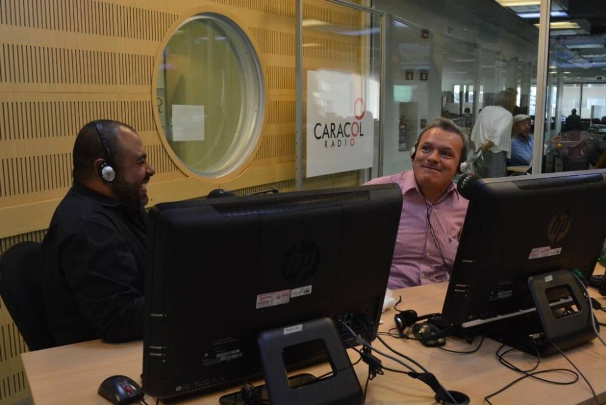 El ídolo de la radio se despide de La Luciérnaga pero continúa con sus comentarios deportivos en El Pulso del Fútbol. #GraciasPelaez