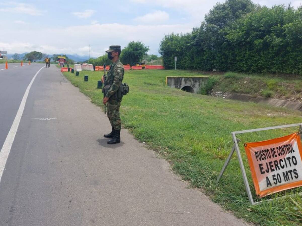 Ejército mantiene seguridad en vías de Santander