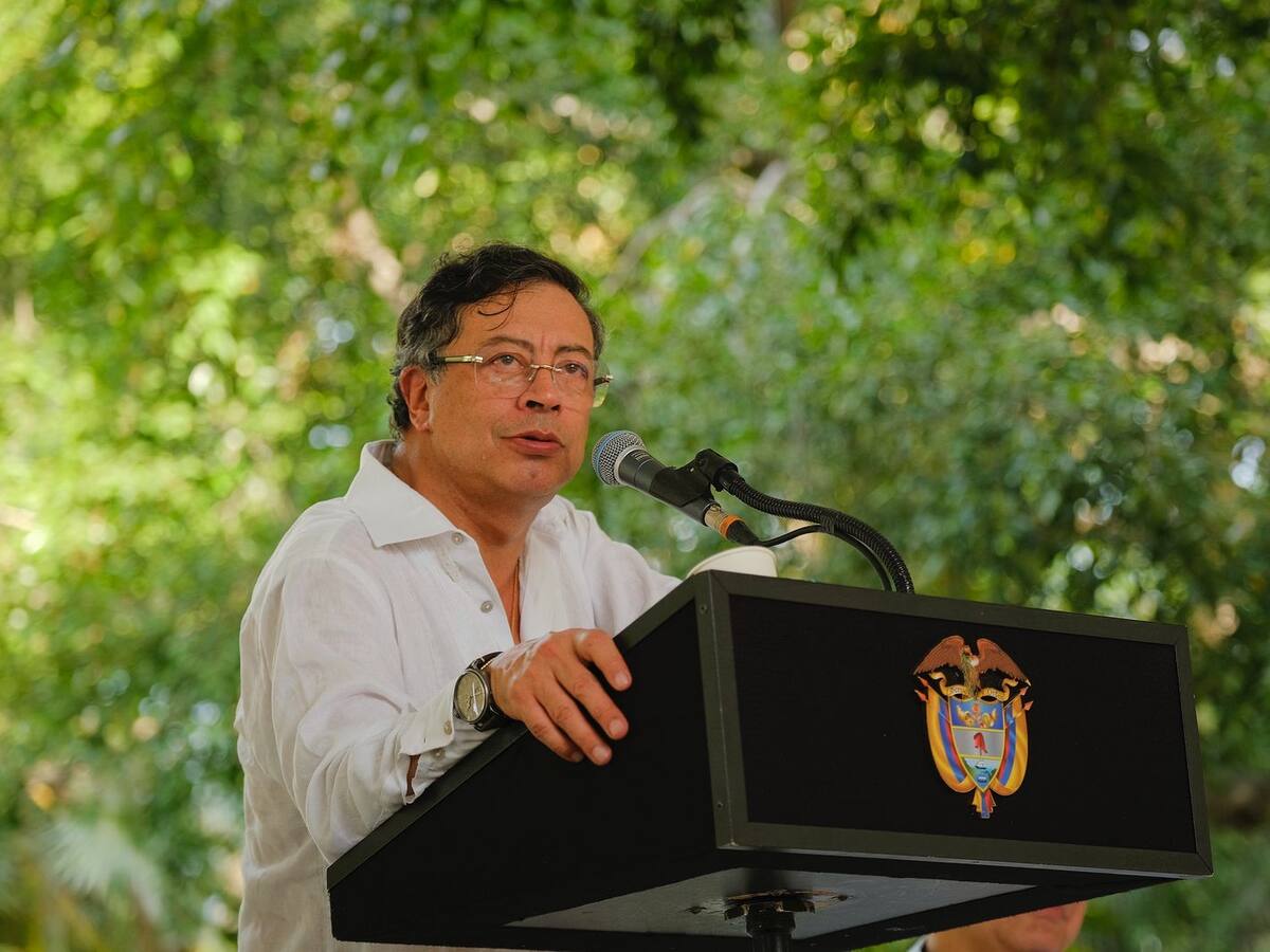 Al Oído: excesos de Gustavo Petro e intoxicación moral de su Gobierno, legado que dejará el “cambio”