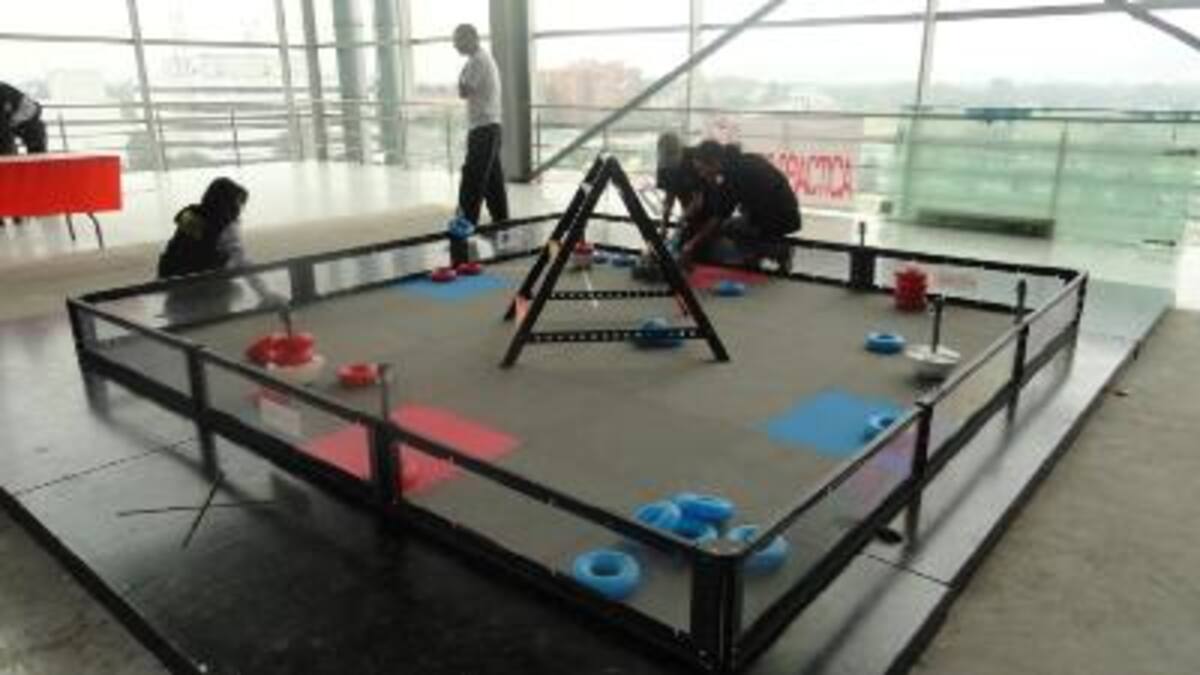 26 febrero. VEX Robotics Competition. Este era el campo de práctica.
