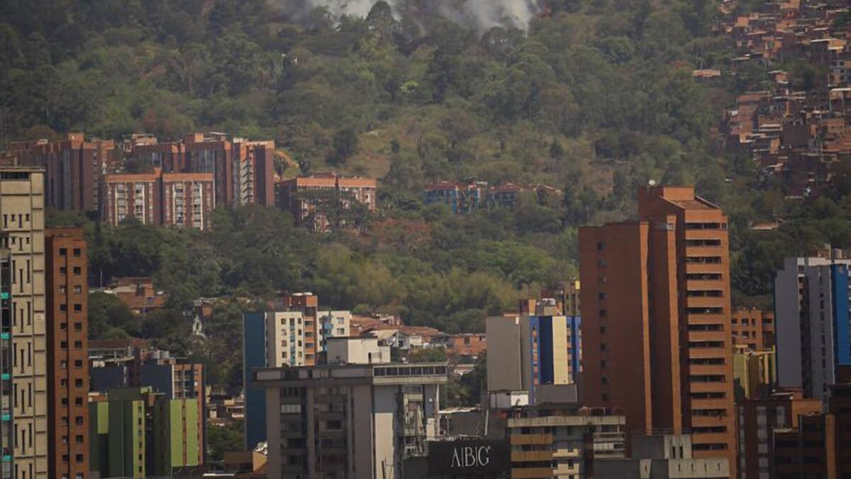 En las últimas horas los Bomberos de Medellín han controlado 10 incendios forestales