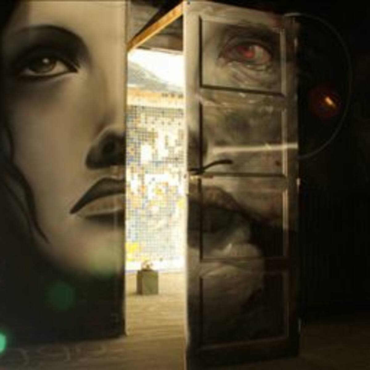 En fotos: arte urbano y efímero en una torre abandonada de París
