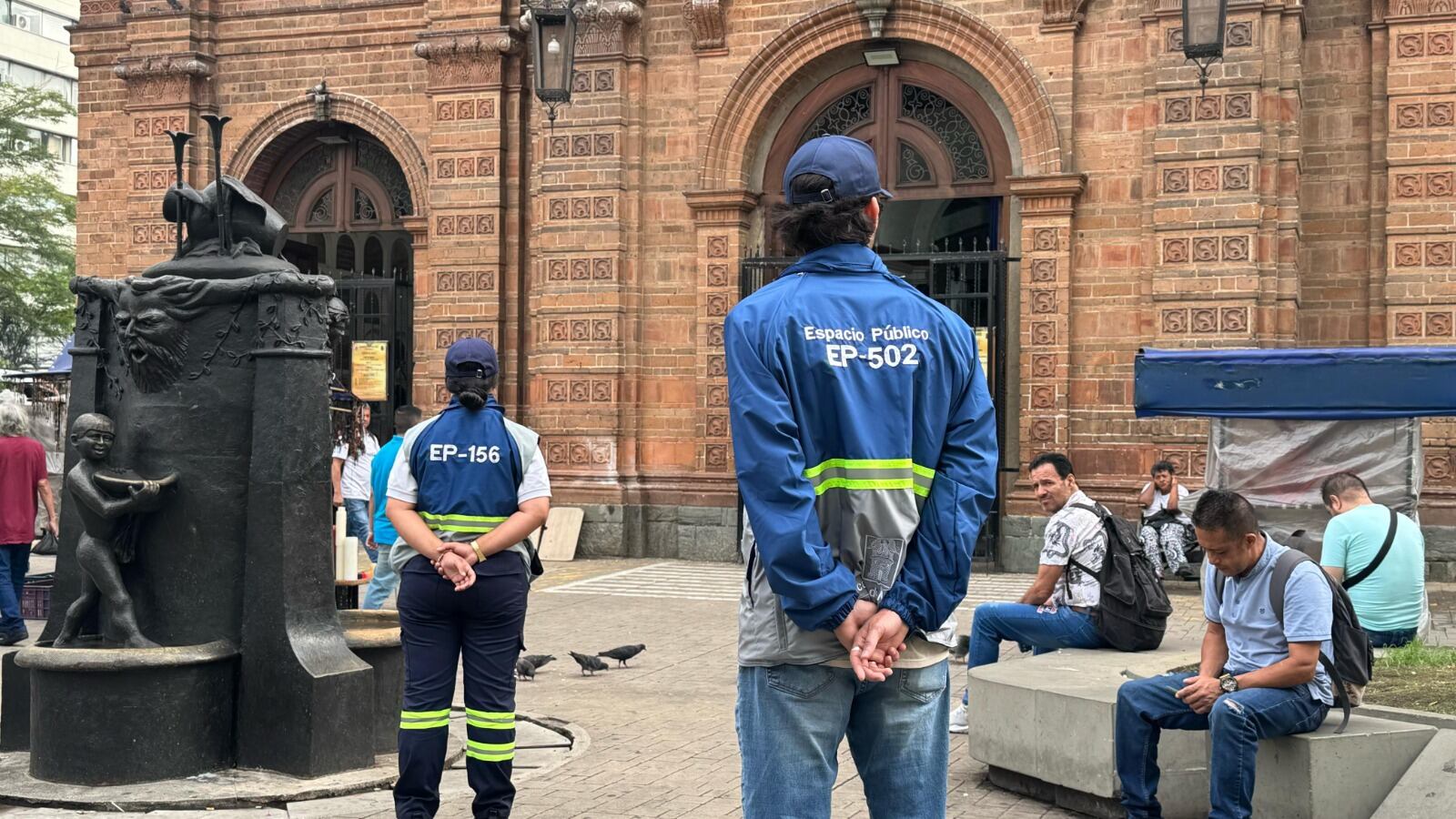 Siguen los operativos para proteger el espacio público en zonas de alta afluencia religiosa Foto: Alcaldía de Medellín