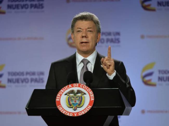 Santos dice que Maduro no le ha pasado al teléfono al presidente de Uruguay