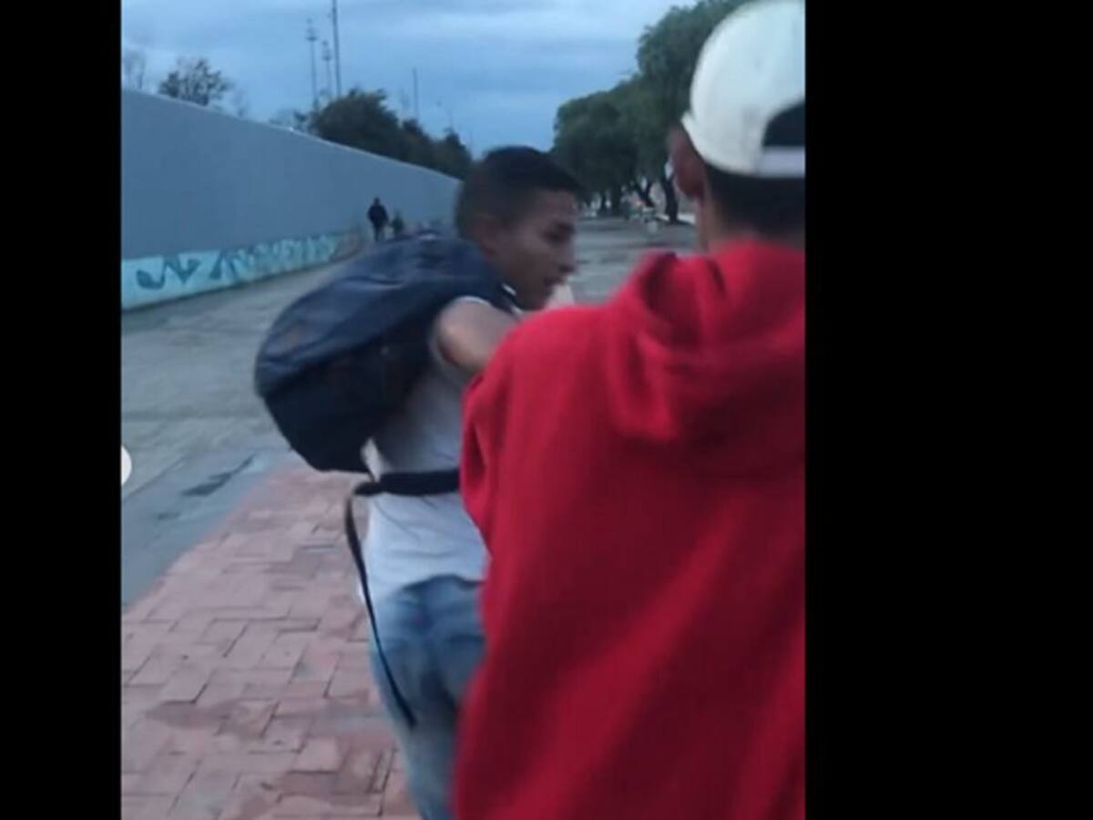 VIDEO: Joven denuncia a sujeto que la acoso sexualmente en Bogotá
