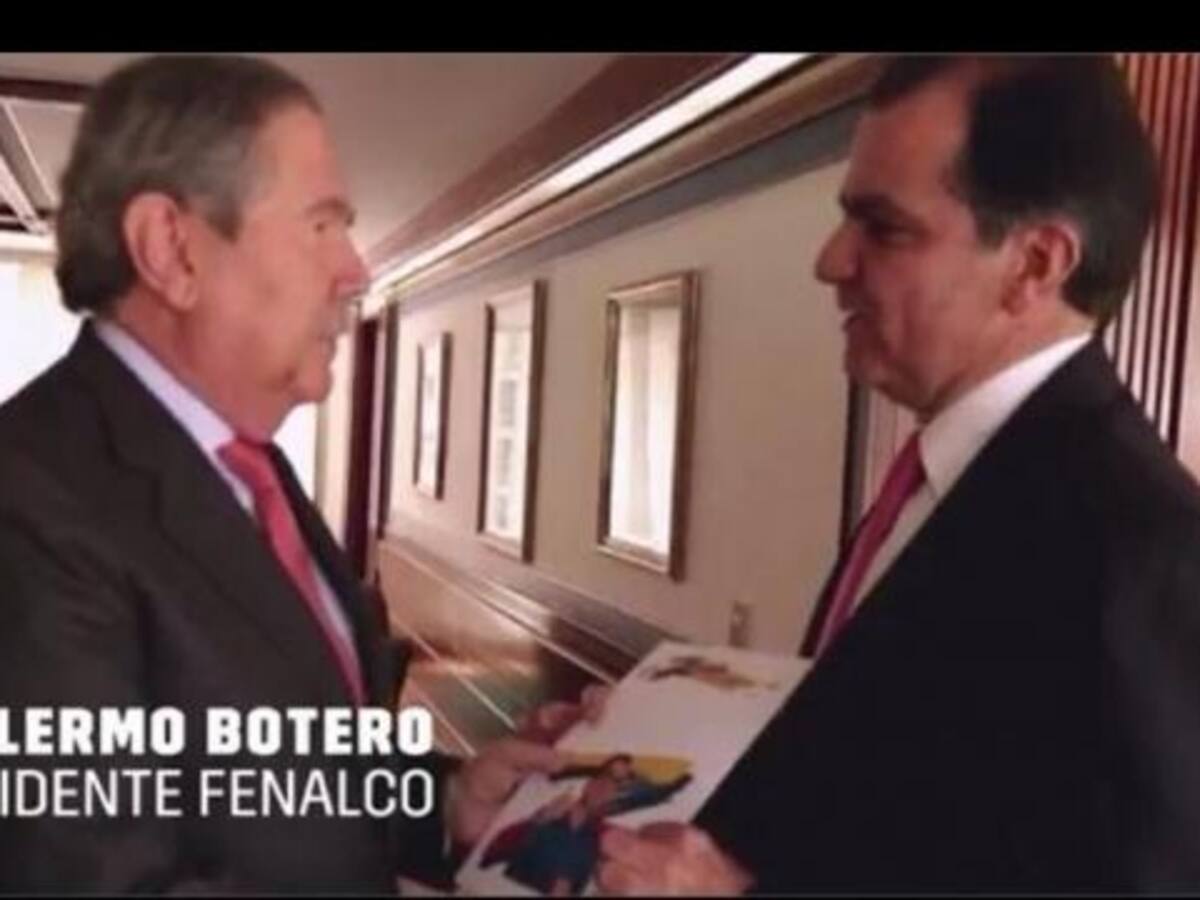 Zuluaga pide excusas a gremios por su publicidad política