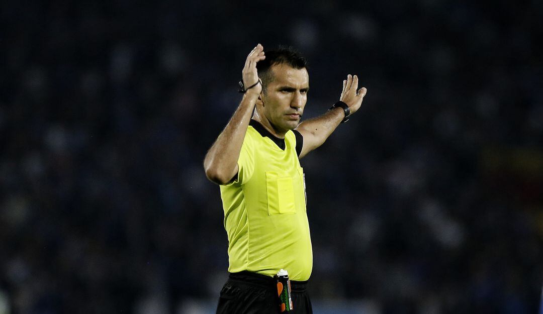 Carlos Betancur, árbitro que dirigirá el juego entre Junior y Millonarios.