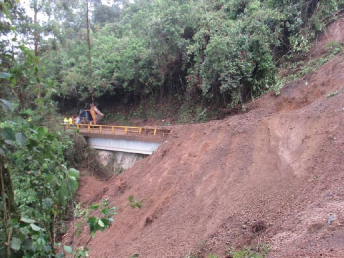 Caramanta incomunicado por un gran deslizamiento de tierra