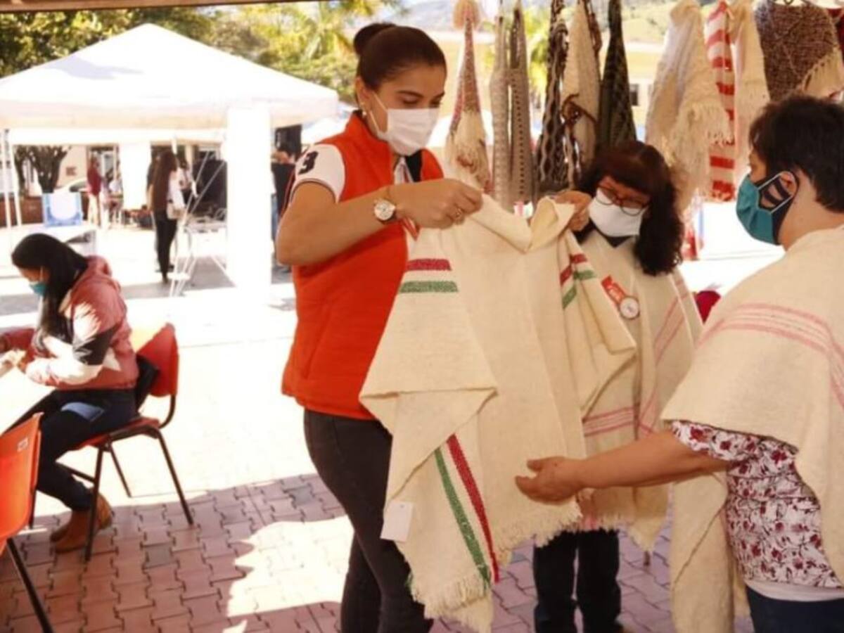 Campesinas montaron pasarela de ruanas