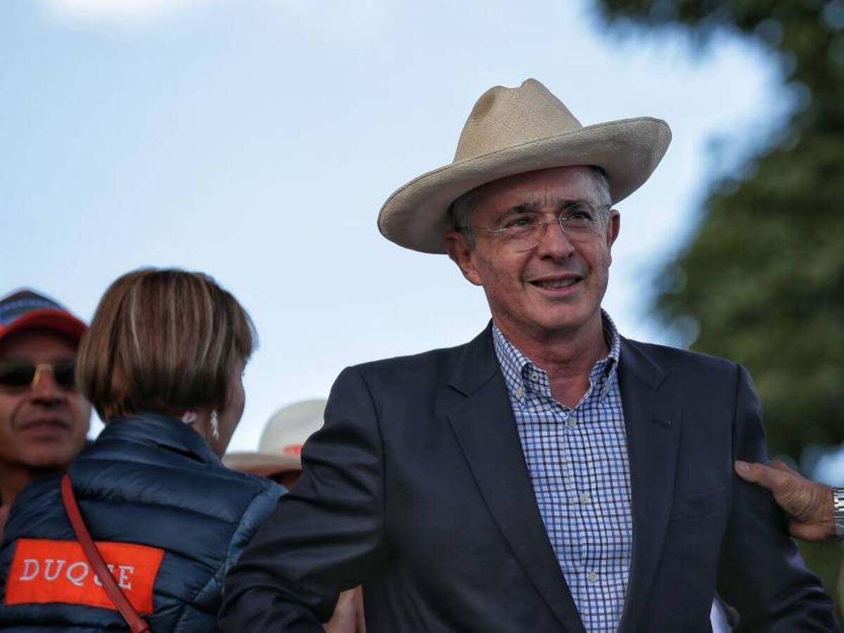 Análisis: ¿Qué mensaje envía la eventual reunión entre Álvaro Uribe y Gustavo Petro?