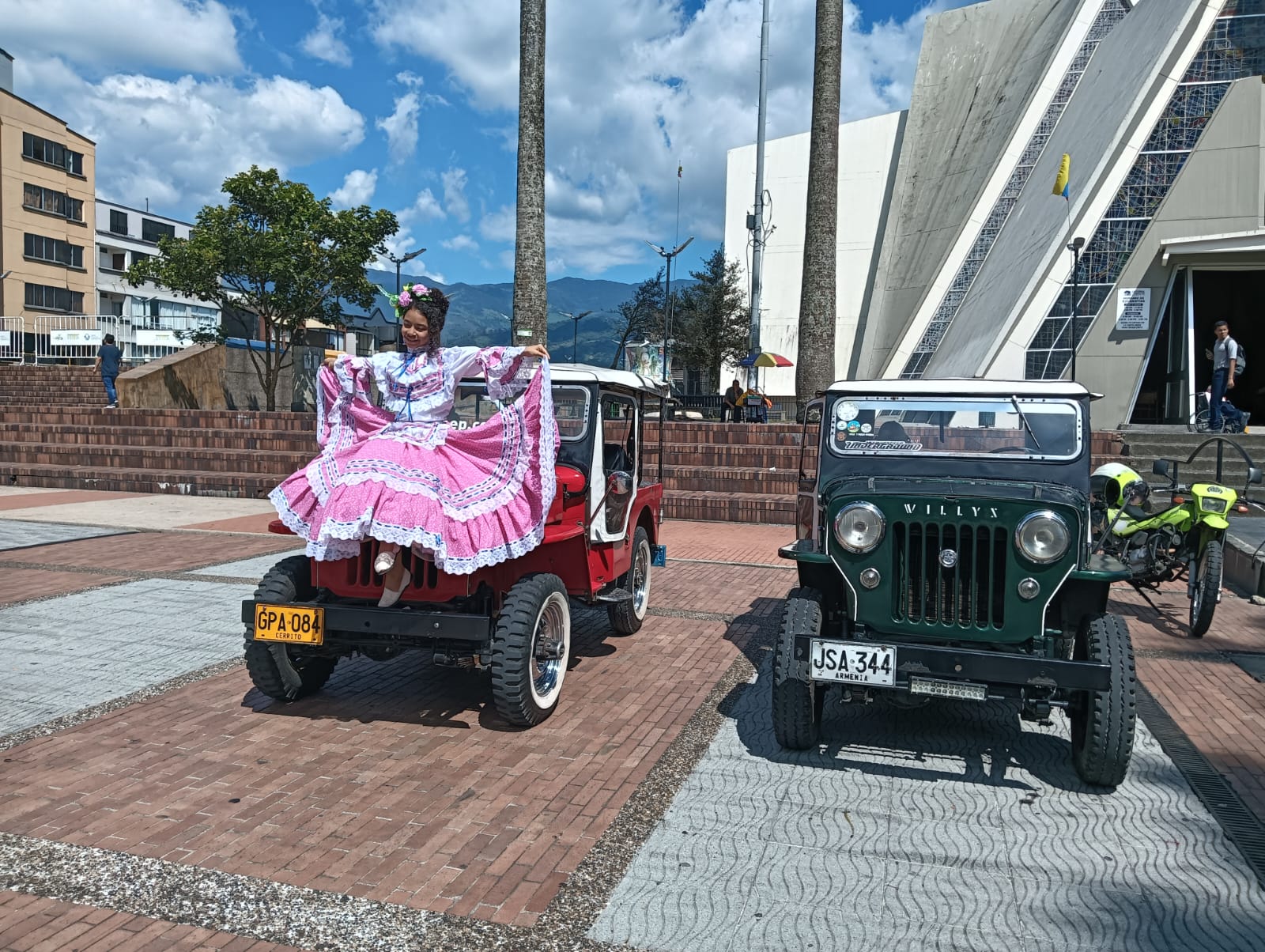 Fin de semana de fiestas de Armenia donde el Jeep Willys y el desfile del Yipao  es el principal atractivo. Foto: Adrián Trejos