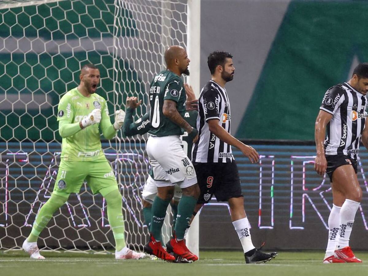 Hulk erró penal y salió molesto en semifinal de Copa Libertadores