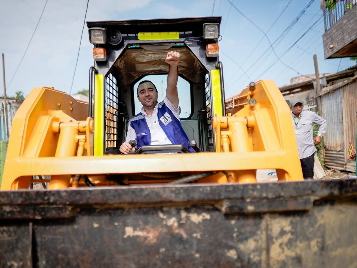 “Adiós al barro”: Gobernación de Bolívar inició pavimentación masiva de calles en Cartagena